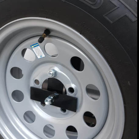 Цврст носач за гуми (3)
